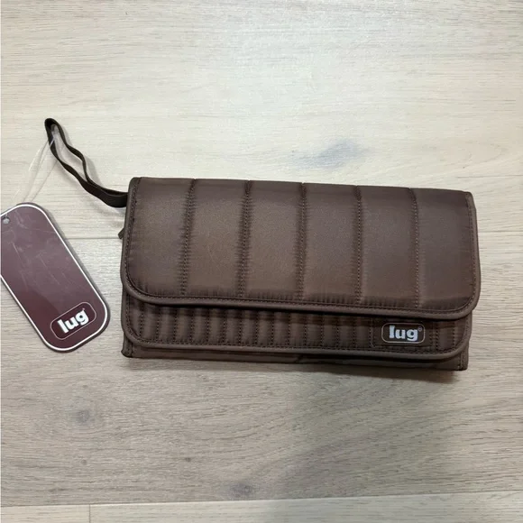 NWT Lug Travel Wallet - Picture 1 of 5